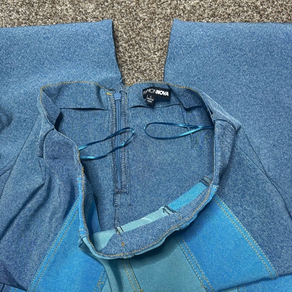 Fashion Nova Women’s Large Blue and Teal Striped High Rise Pants - Picture 8 of 14